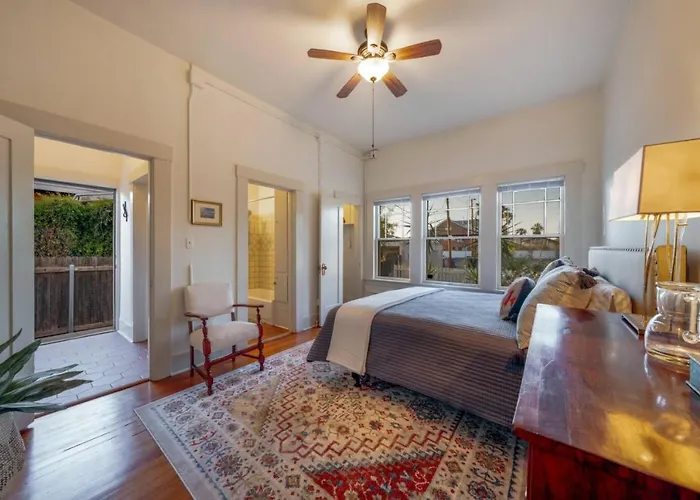 Charmer, 3 Blocks From U Of A, 1 Bedroom 1 Ba, Sleep 3 Сasa de vacaciones *